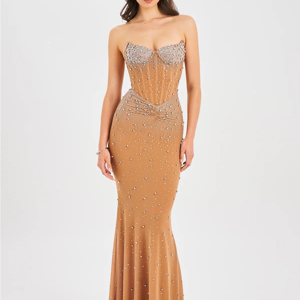 Elegant Strapless Tan Evening Gown